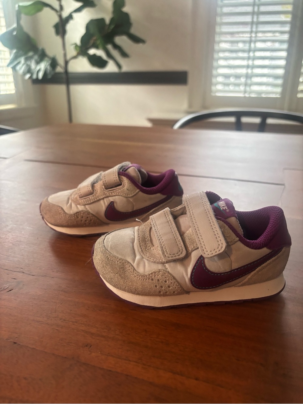 Nike toddler MD Valiant Velcro Sneakers